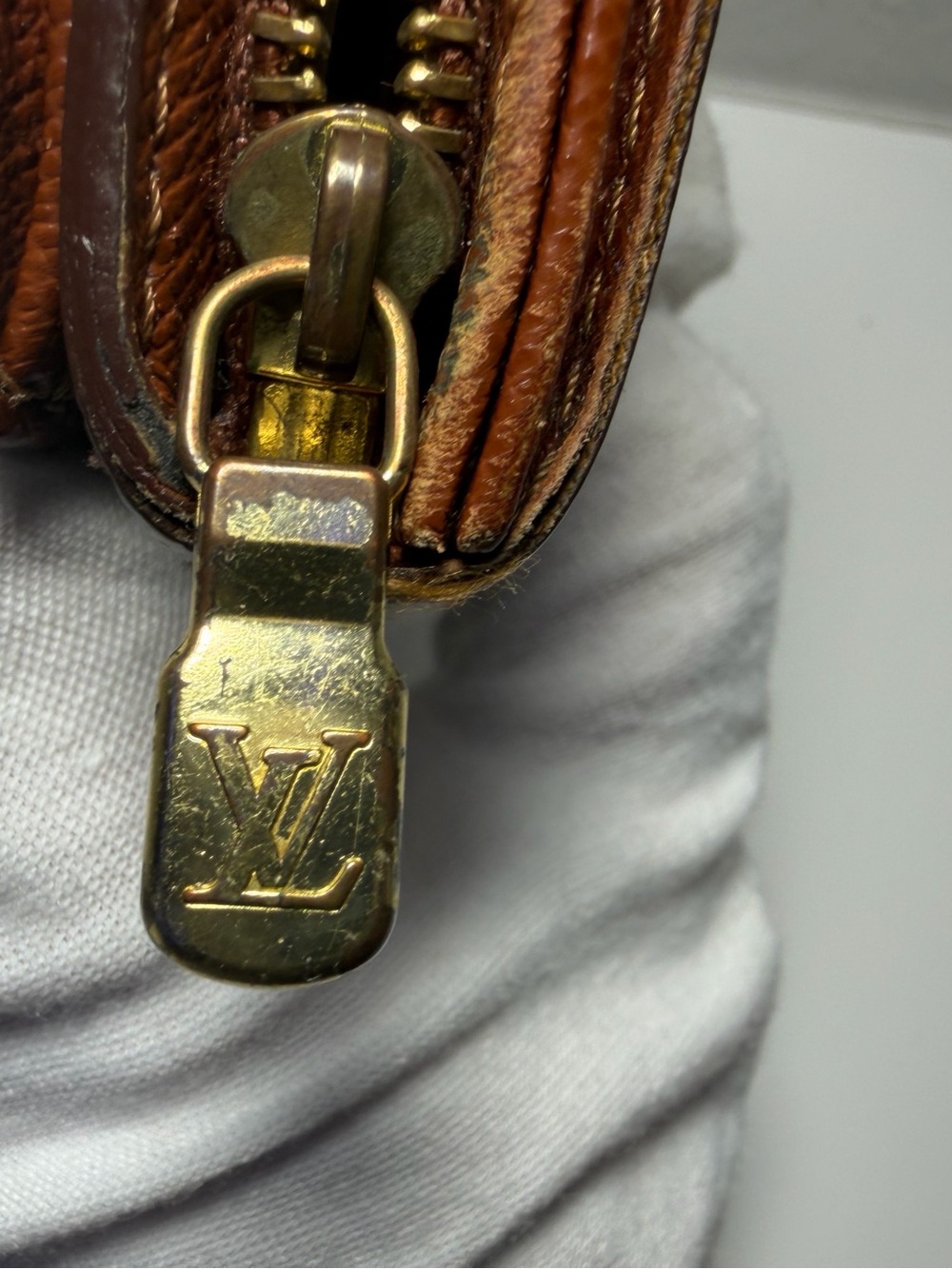 Vintage Louis Vuitton Monogram Canvas Compact Wallet (project) - Picture 7 of 14